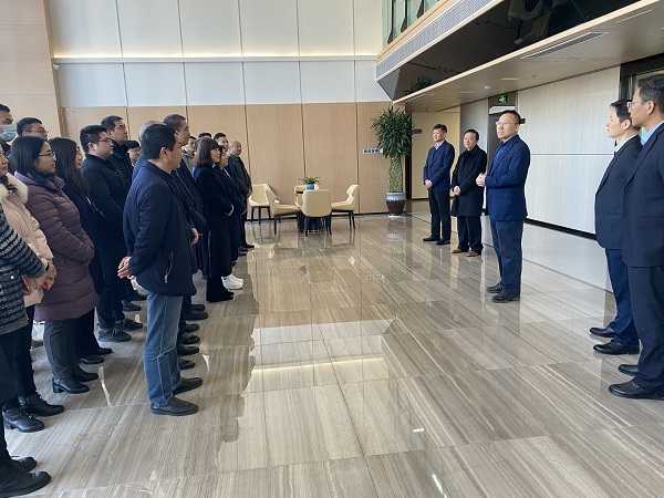 ��ռ��һ�е����εز������߷�ο��