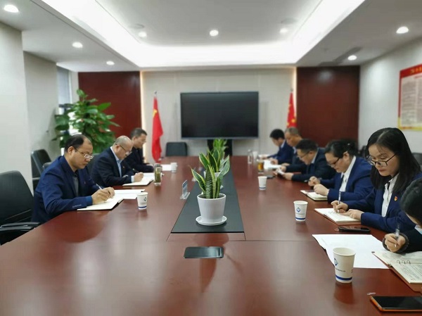 ���ɶ������εز����Ż��ص�һ��֧����֯���Ļ�